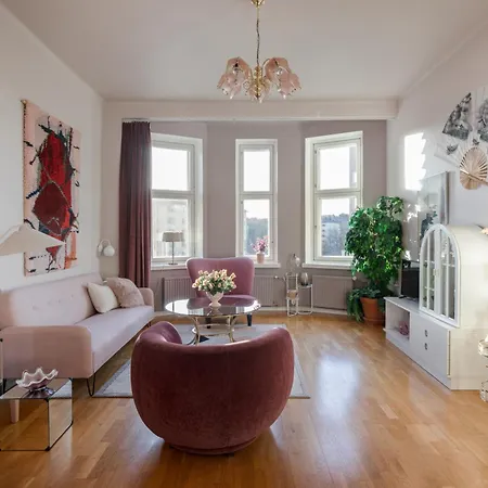 Lovely Vintage Suite, Autohalli Apartment *
