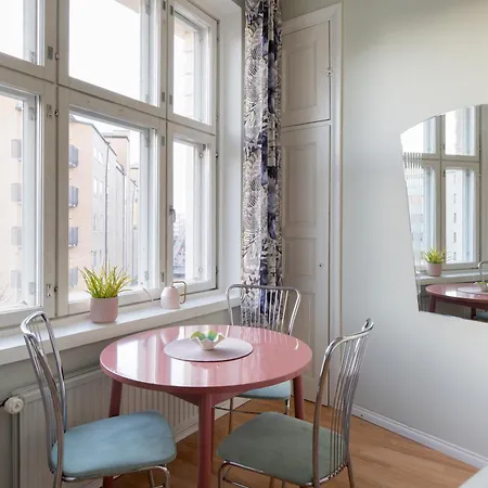 Apartment Lovely Vintage Suite, Autohalli Helsinki